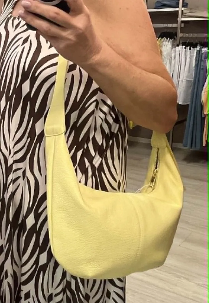 Chloé jaune 1.webp